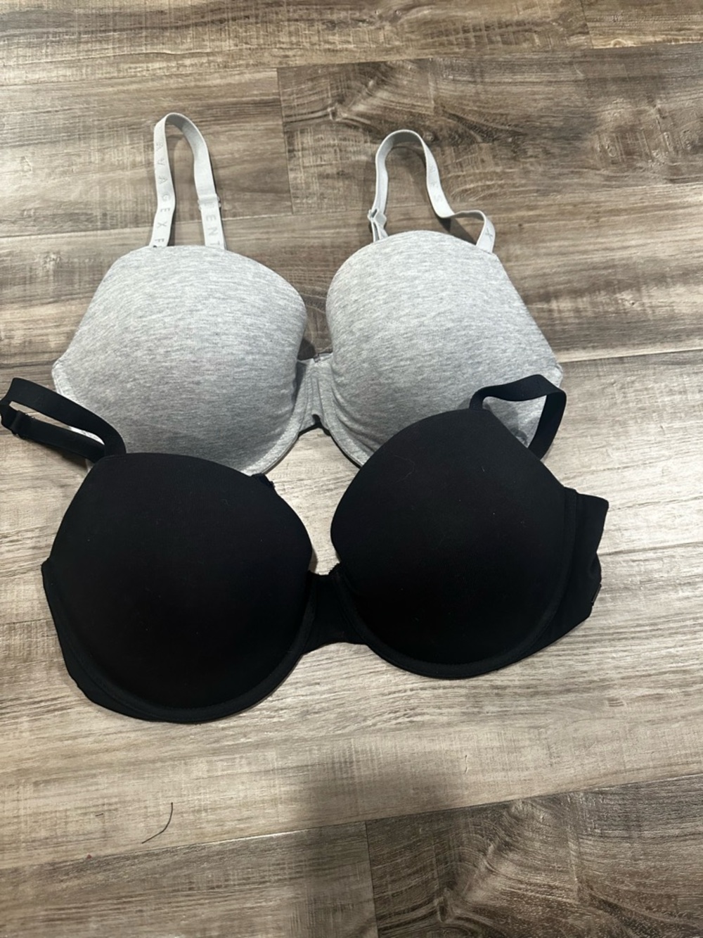 Savage X Fenty Black and Light Gray Seamless T-Shirt Bras